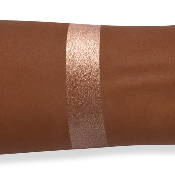 ABH *Peach Fizz* Liquid Glow Highlight - Picture 8 of 10